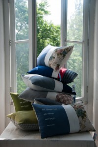 Alle verschillende Woonbedrijf kussens samen Alle verschillende Woonbedrijf kussens samen